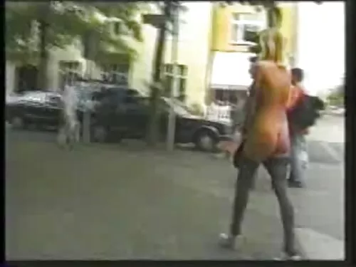 مشهد طويل الأرجل مع  ...