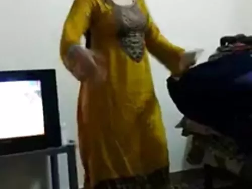 إباحية الحمار واضحة  ...
